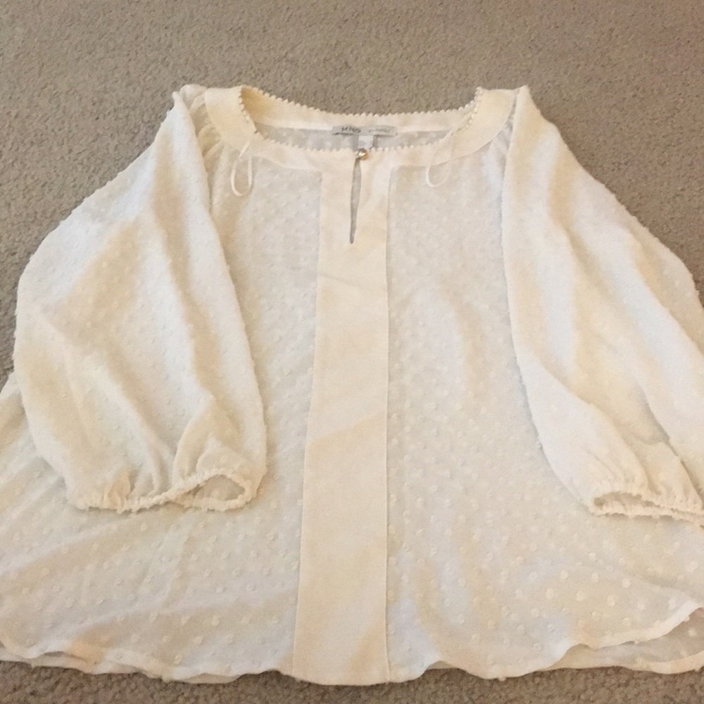 Cream blouse with button V-neck and Buffy sleeves